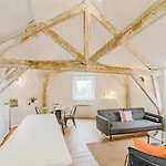Апартаменты Charming 2-bedroom At Croise Laroche *