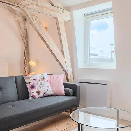 Charming 2-bedroom At Croise Laroche
