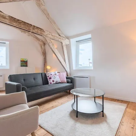 Charming 2-bedroom At Croise Laroche
