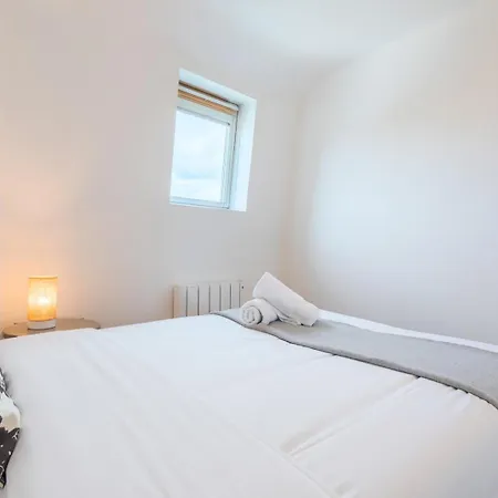 Charming 2-bedroom At Croise Laroche