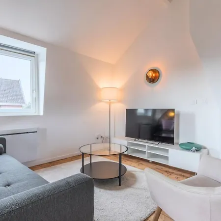 Charming 2-bedroom At Croise Laroche Lejlighed