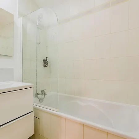 Charming 2-bedroom At Croise Laroche شقة