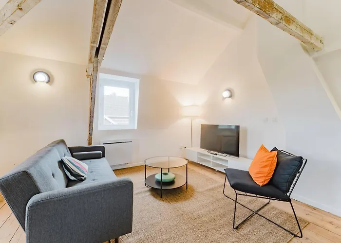 Charming 2-bedroom At Croisé Laroche *