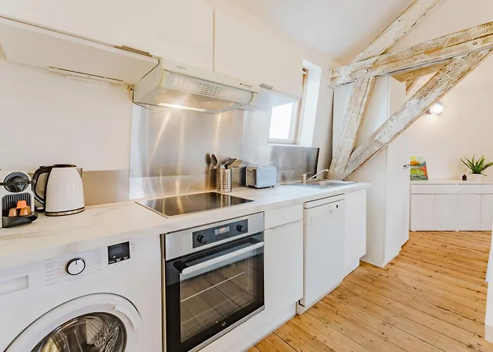 Charming 2-bedroom At Croisé Laroche Appartement